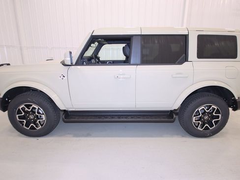 New 2025 Ford Bronco Outer Banks image 5