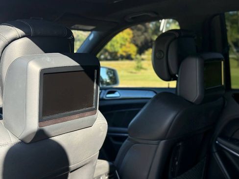 Used 2014 Mercedes-Benz GL 63 AMG 4MATIC image 30