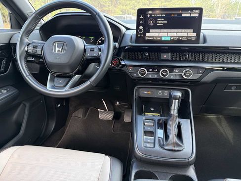 Used 2023 Honda CR-V Sport Touring image 3