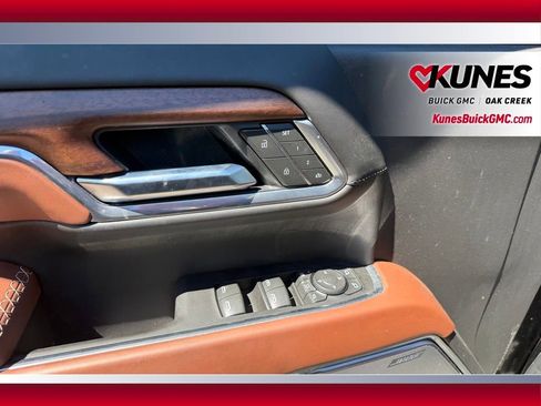 Used 2025 GMC Sierra 2500 Denali Ultimate w/ Snow Plow Prep/Camper Package AWD/4WD image 8