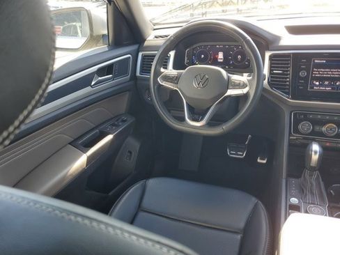 Used 2022 Volkswagen Atlas Cross Sport SEL R-Line image 15