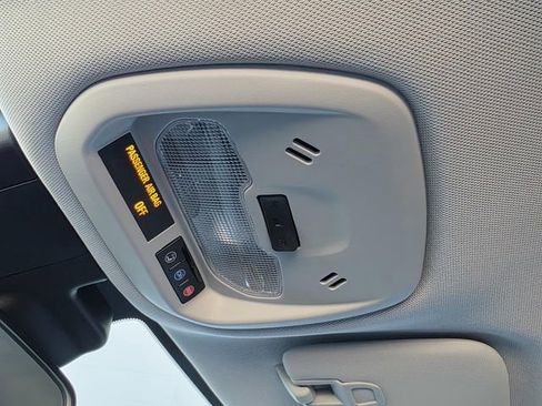 Used 2024 Chevrolet Trax LT image 23