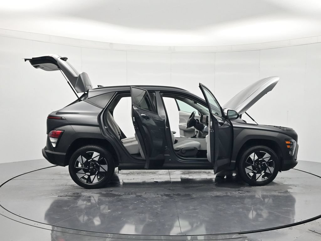 Used 2024 Hyundai Kona SEL AWD/4WD image 47
