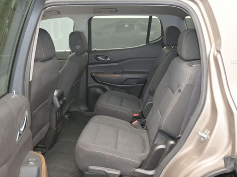 Used 2022 GMC Acadia SLE w/ Driver Convenience Package image 15