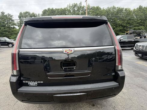 Used 2018 Cadillac Escalade Platinum AWD/4WD image 8