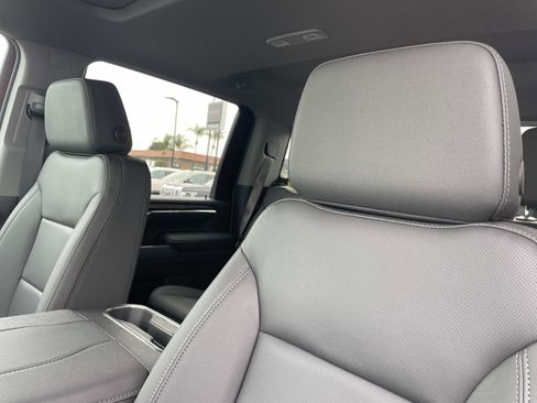 New 2026 GMC Sierra 3500 SLT w/ SLT Premium Package image 23