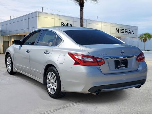 Used 2016 Nissan Altima 2.5 S w/ Power Driver Seat Package FWD image 4