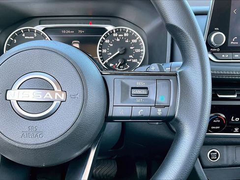 Used 2023 Nissan Rogue SV FWD image 25