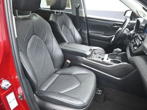 Used 2022 Toyota Highlander Platinum AWD/4WD image 30