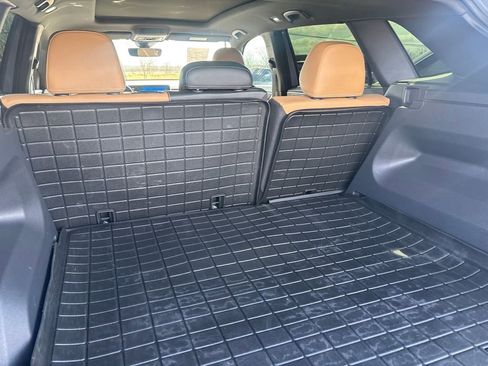 Used 2024 Volkswagen Atlas Cross Sport SEL R-Line image 31