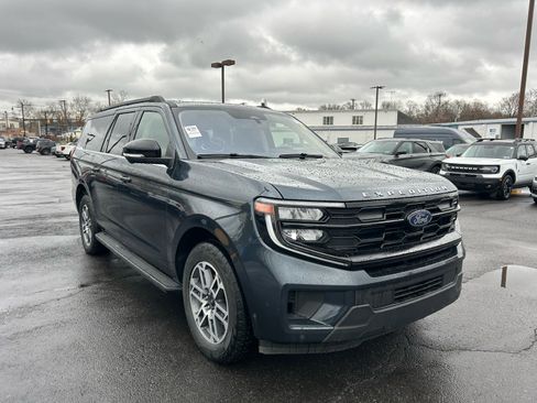 Used 2025 Ford Expedition Max Active image 3