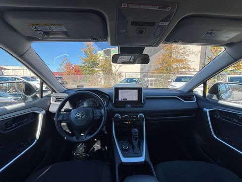 Used 2025 Toyota RAV4 LE image 32