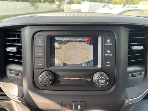 Used 2024 RAM 2500 Tradesman w/ Chrome Appearance Group image 27