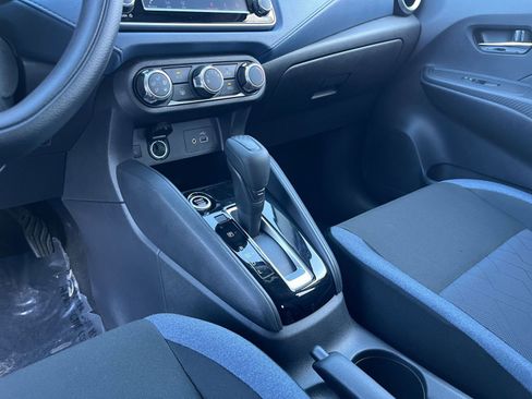 Used 2025 Nissan Versa SV image 39