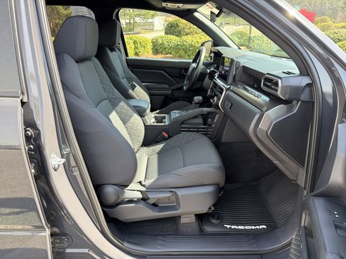 Certified 2025 Toyota Tacoma SR5 image 24