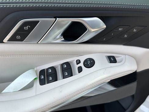 Used 2026 BMW X5 M60i w/ Executive Package image 14