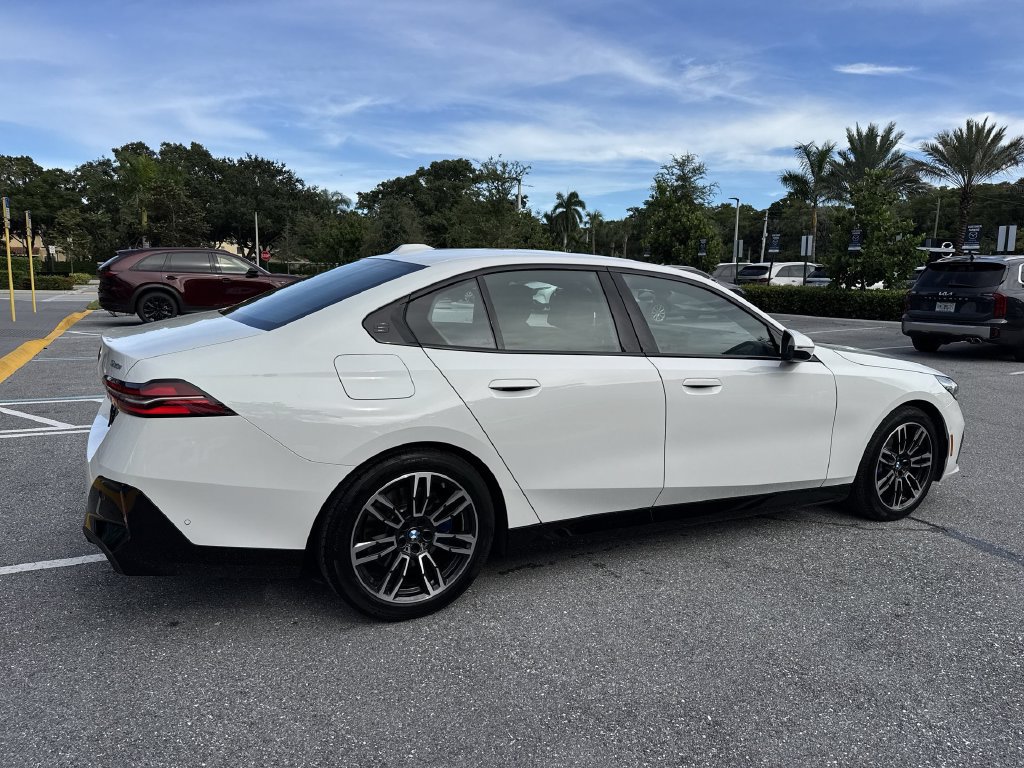 Used 2026 BMW 530i xDrive AWD/4WD image 4