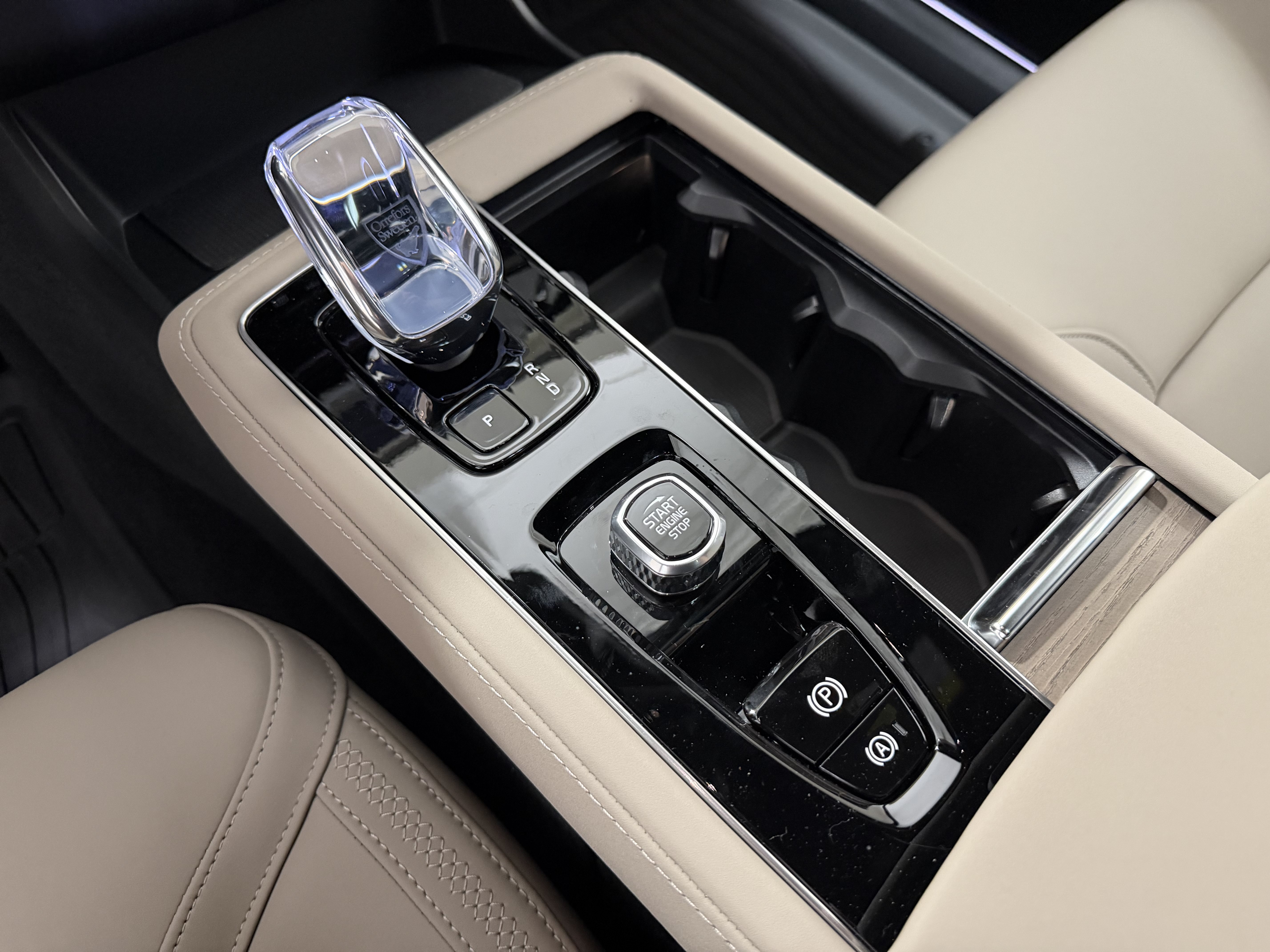 New 2026 Volvo XC90 T8 Plus w/ Protection Package AWD/4WD image 21