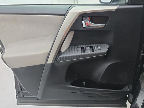 Used 2015 Toyota RAV4 XLE AWD/4WD image 25