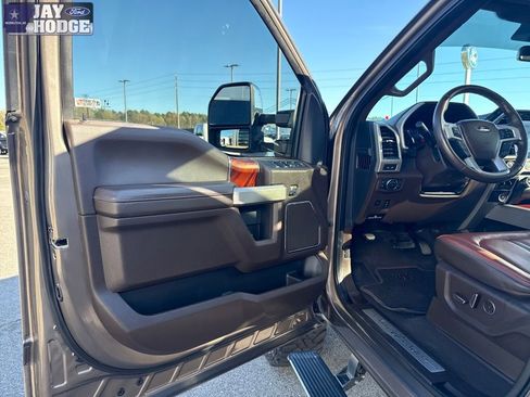 Used 2022 Ford F250 King Ranch w/ King Ranch Ultimate Package image 11