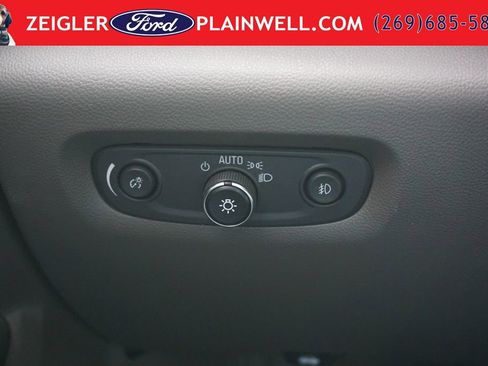 Used 2021 Chevrolet Traverse LT AWD/4WD image 27