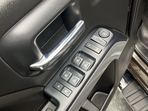 Used 2018 Chevrolet Silverado 1500 LT w/ All Star Edition AWD/4WD image 8