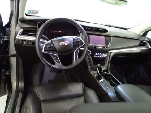 Used 2018 Cadillac XT5 Luxury w/ Driver Awareness Package AWD/4WD image 5