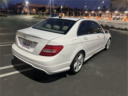 Used 2013 Mercedes-Benz C 250 Sedan w/ Multimedia Pkg image 5