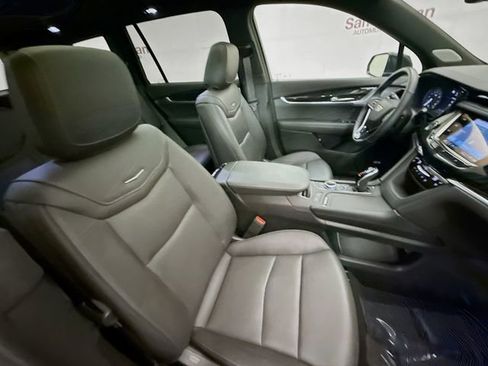 Used 2025 Cadillac XT6 Premium Luxury w/ Technology Package FWD image 33