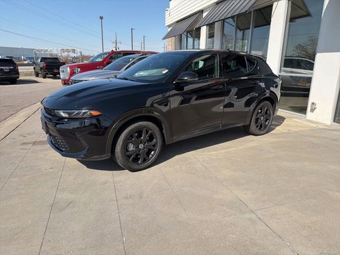 Used 2024 Dodge Hornet R/T w/ R/T Blacktop Package image 9