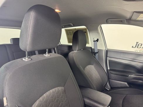 Used 2025 Mitsubishi Outlander Sport ES AWD/4WD image 29
