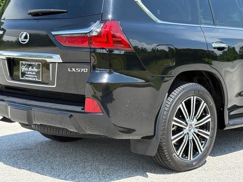 Certified 2021 Lexus LX 570 4WD w/ Luxury Package image 16