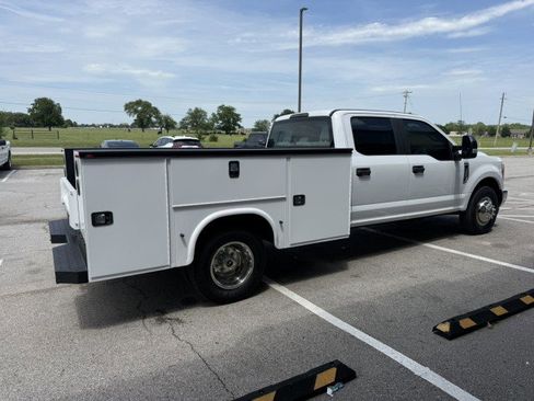 Used 2017 Ford F350 XL w/ Power Equipment Group RWD image 2
