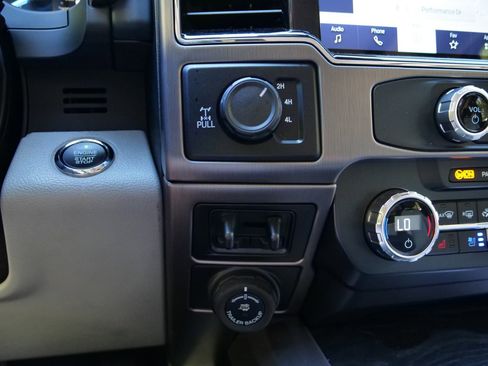 Used 2022 Ford F250 Limited AWD/4WD image 29