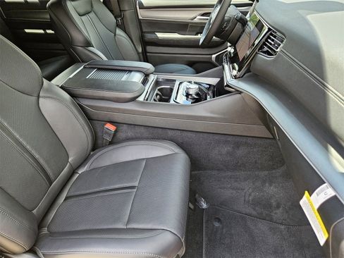 New 2025 Jeep Wagoneer Series II w/ Premium Group I image 14