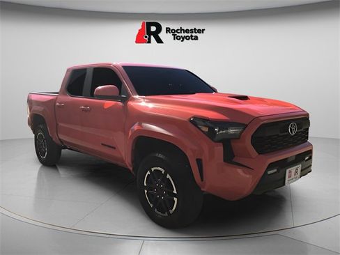 Used 2024 Toyota Tacoma TRD Sport image 2