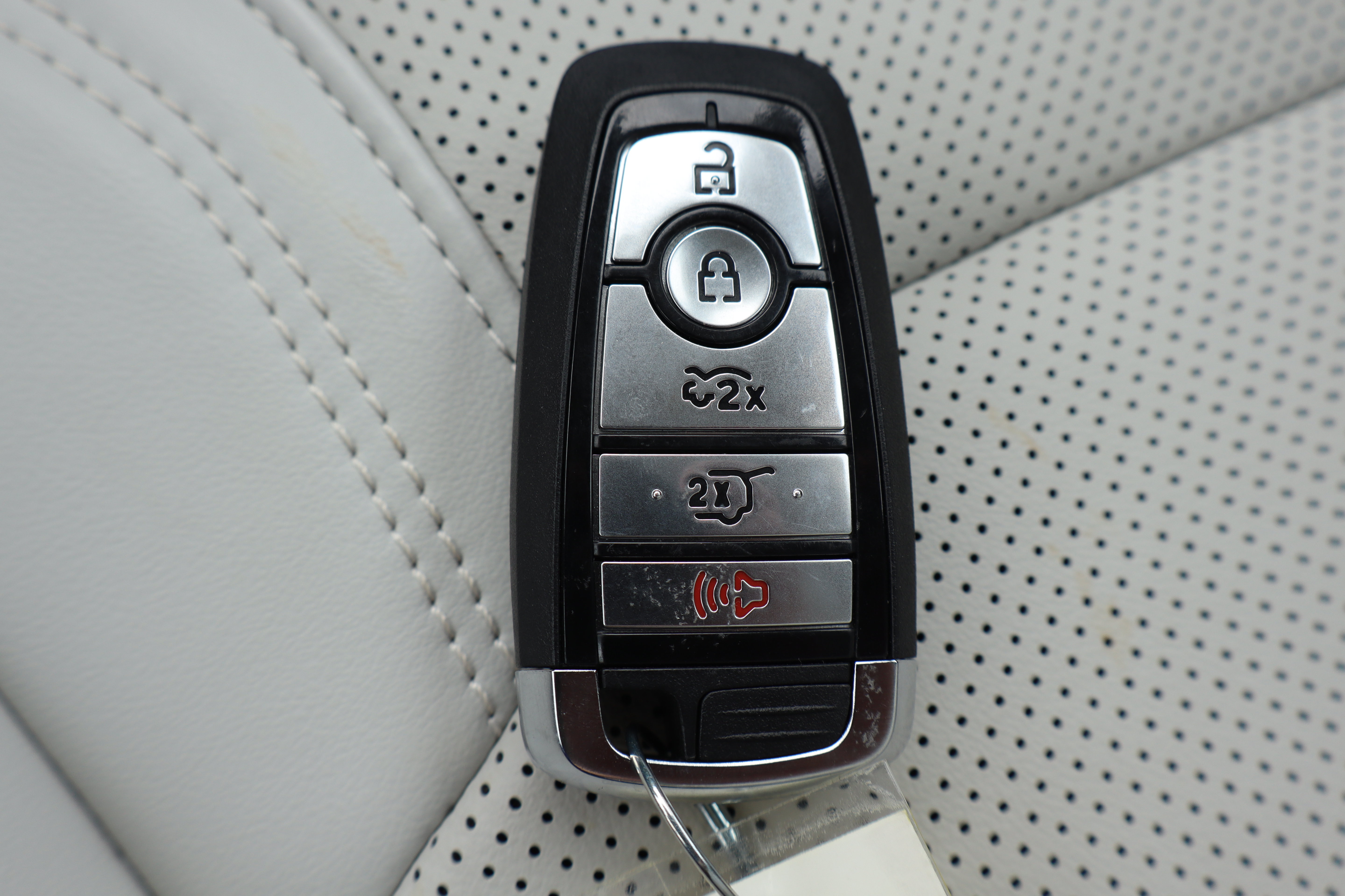 Used 2025 Ford Mustang Mach-E Premium AWD/4WD image 29