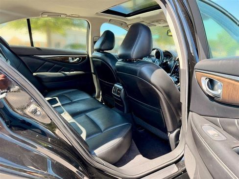 Used 2018 INFINITI Q50 Luxe w/ Essential Package (3.0T Luxe) AWD/4WD image 9