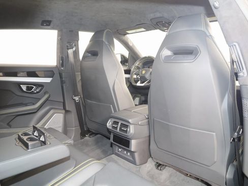 Used 2021 Lamborghini Urus image 19