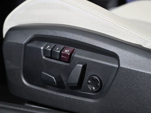 Used 2025 MINI Cooper 2-Door Hardtop image 29