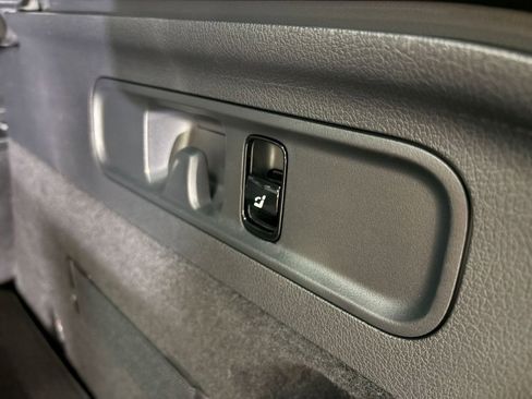 Used 2025 Mercedes-Benz GLC 350e 4MATIC w/ AMG Line image 28