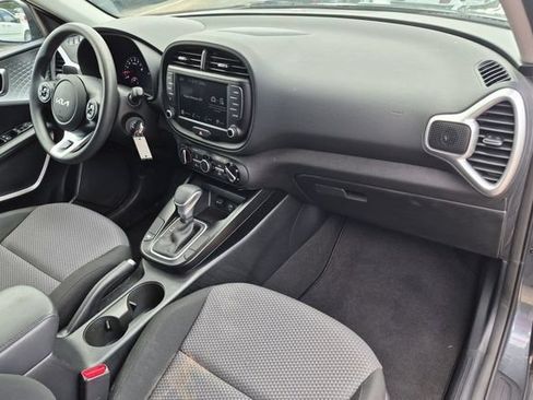 Used 2022 Kia Soul LX FWD image 26