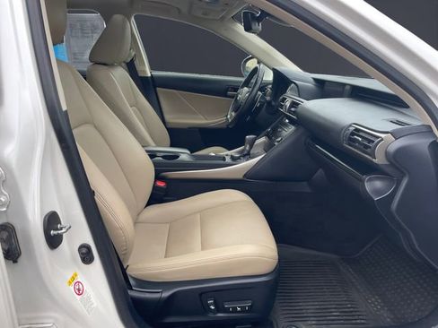 Used 2018 Lexus IS 300 AWD w/ Comfort Package image 15