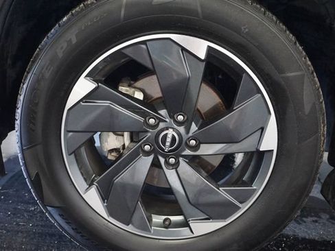 Used 2025 Nissan Rogue SV FWD image 4