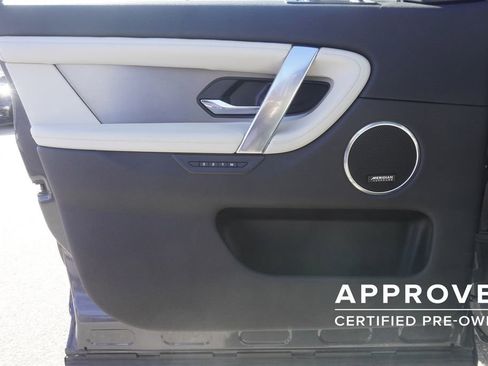 Used 2025 Land Rover Discovery Sport Dynamic SE image 17