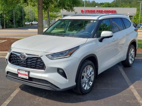 Used 2025 Toyota Highlander Limited AWD/4WD image 7