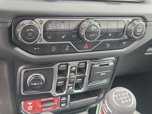 New 2026 Jeep Wrangler Unlimited Rubicon AWD/4WD image 11