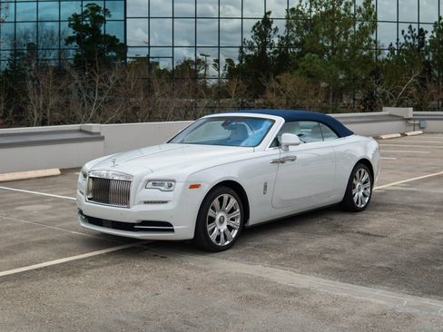 Used 2017 Rolls-Royce Dawn RWD image 5
