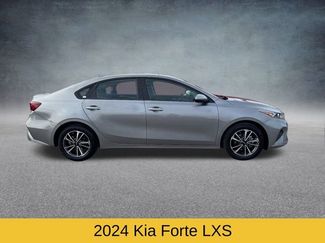Used 2024 Kia Forte LXS video 2