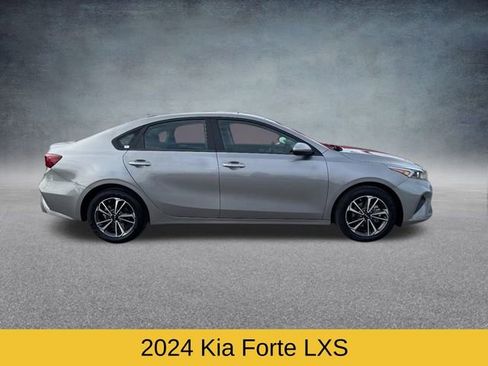 Used 2024 Kia Forte LXS image 2